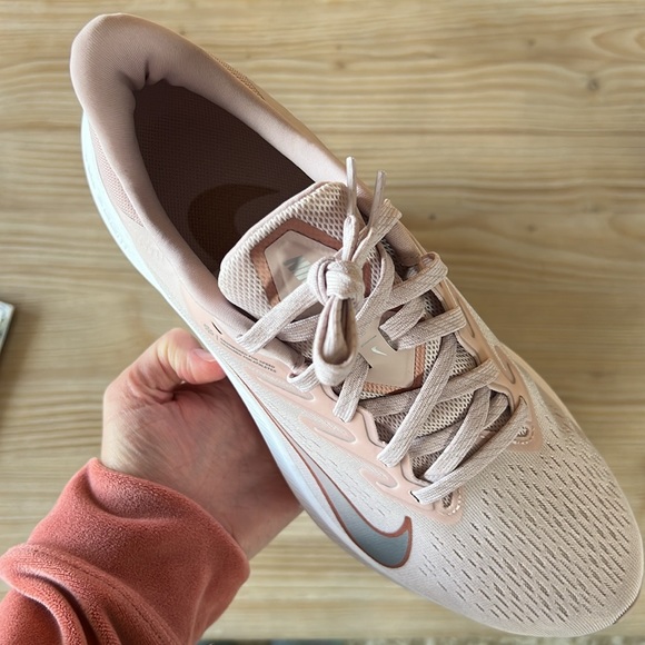 New Nike Winflo 10 Women's Road Running Shoes Size 11 - Picture 4 of 7